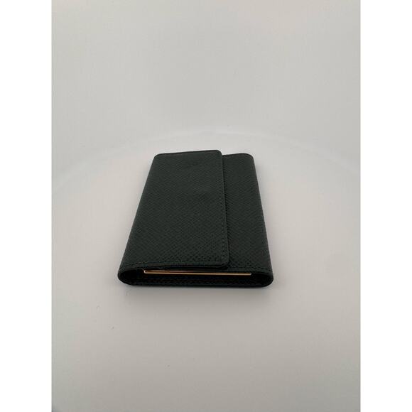 Louis Vuitton Taiga Leather 6-Key Holder in Black with Gold Hardware - Picture 1 of 5